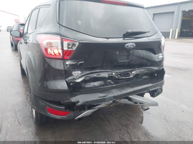 1FMCU0G94HUA21889 Ford ESCAPE SE