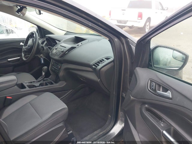 1FMCU9GD3HUE49557 Ford ESCAPE SE