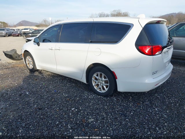 Chrysler Pacifica Lx 2017 2C4RC1CG3HR608562 Image 3