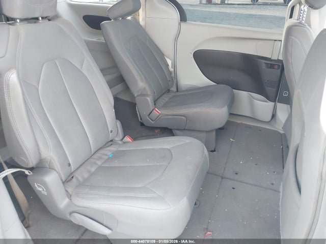 Chrysler Pacifica Lx 2017 2C4RC1CG3HR608562 Image 8