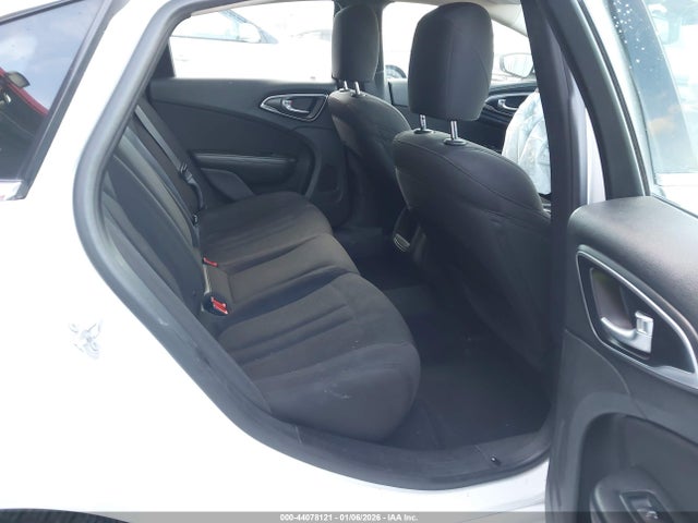 Aukcja sprzedaży 2015 Chrysler 200 Limited, vin: 1C3CCCABXFN728642, numer aukcji: 44078121