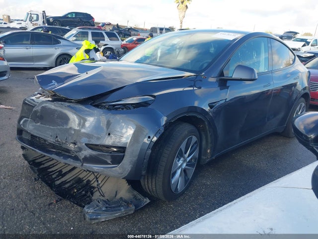 2021 TESLA MODEL Y 5YJYGDEE0MF104652 Photo 1