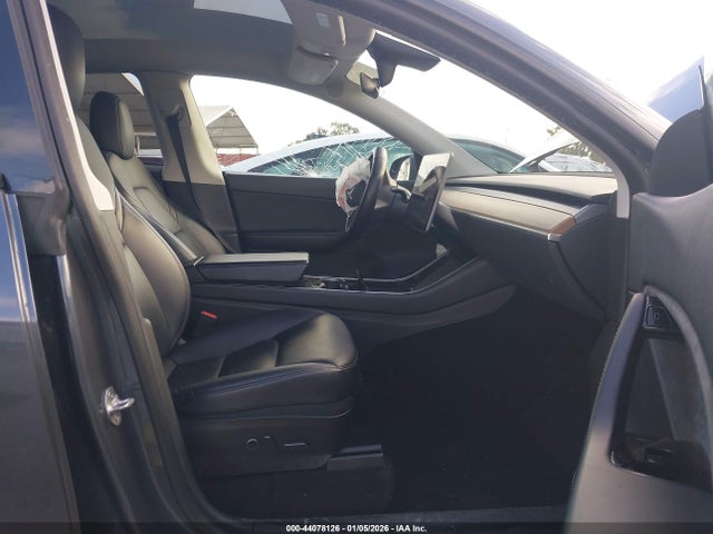 2021 TESLA MODEL Y 5YJYGDEE0MF104652 Photo 4