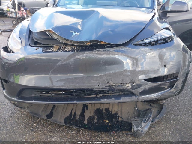 2021 TESLA MODEL Y 5YJYGDEE0MF104652 Photo 5