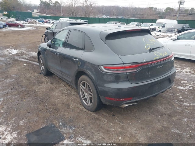 2021 PORSCHE MACAN WP1AA2A56MLB08584 Photo 2