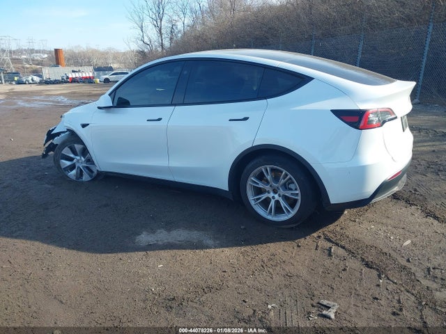2023 TESLA MODEL Y 7SAYGAEE9PF930910 Photo 2