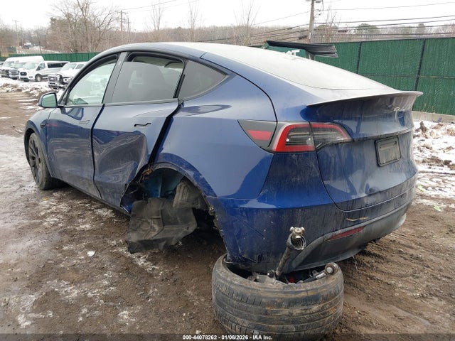 2023 TESLA MODEL Y 7SAYGDEF6PF714765 Photo 2