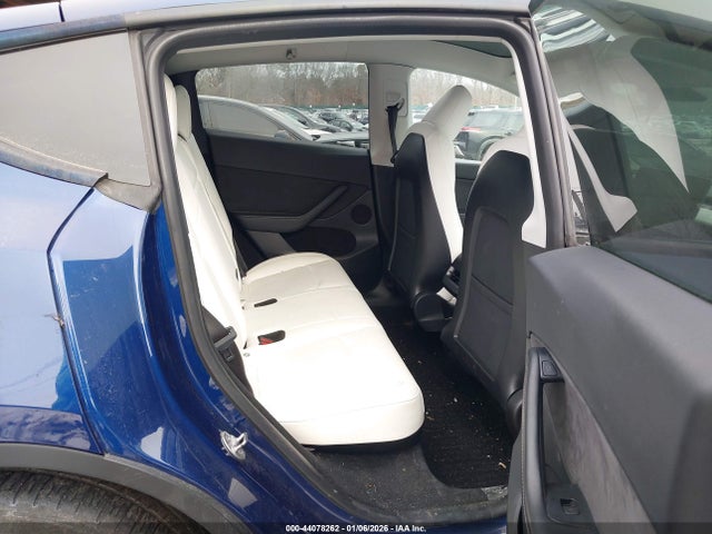 2023 TESLA MODEL Y 7SAYGDEF6PF714765 Photo 7