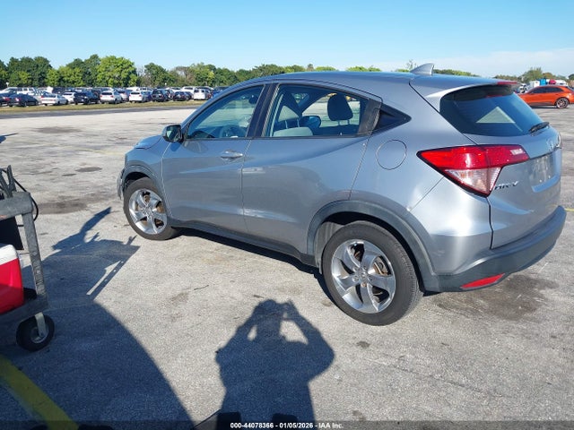2018 HONDA HR-V 3CZRU5H36JG701432 Photo 2