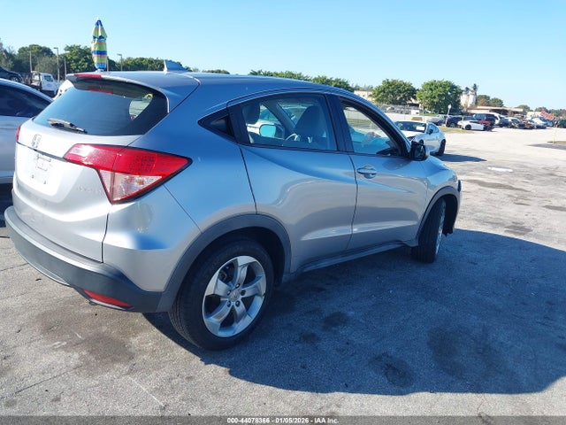 2018 HONDA HR-V 3CZRU5H36JG701432 Photo 3