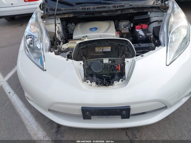 1N4AZ0CP5GC303082 Nissan LEAF S