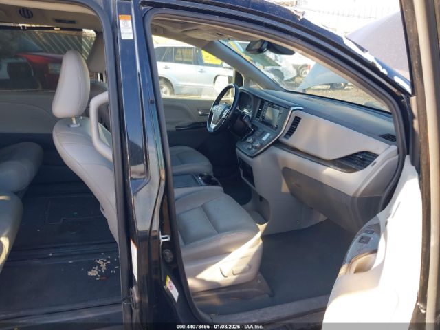 2019 TOYOTA SIENNA 5TDYZ3DC3KS015767 Photo 4