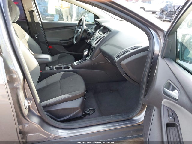 2014 FORD FOCUS 1FADP3F2XEL428693 Photo 4