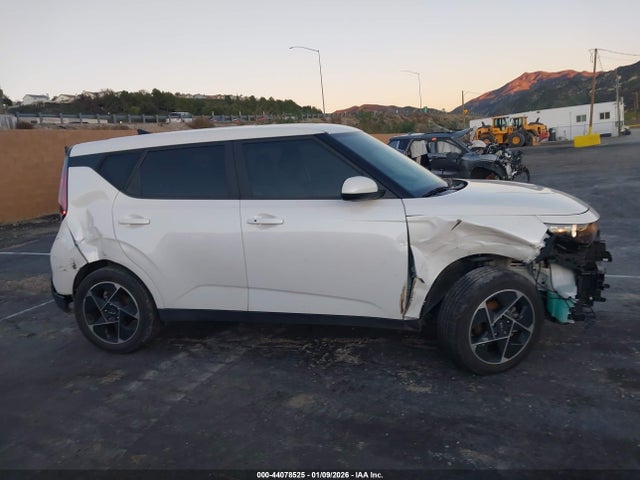 KNDJ33AU9P7861046 KIA SOUL EX