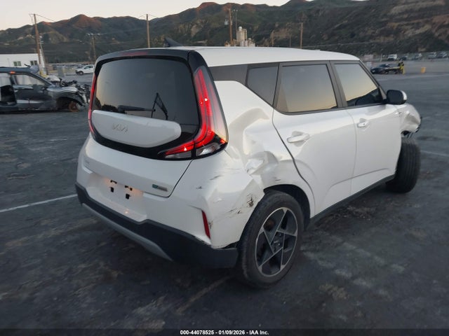KNDJ33AU9P7861046 KIA SOUL EX