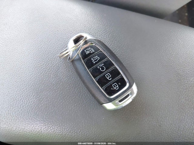 KMHLM4AG3PU502066 Hyundai ELANTRA SEL