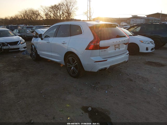 2018 VOLVO XC60 LYV102RK7JB100735 Photo 2