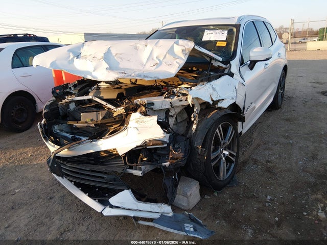 2018 VOLVO XC60 LYV102RK7JB100735 Photo 5
