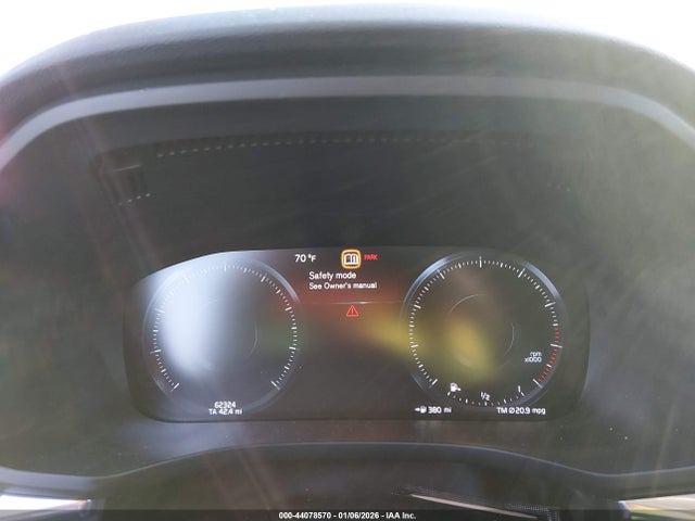 2018 VOLVO XC60 LYV102RK7JB100735 Photo 6