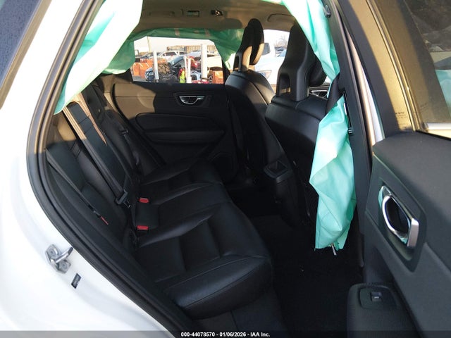 2018 VOLVO XC60 LYV102RK7JB100735 Photo 7