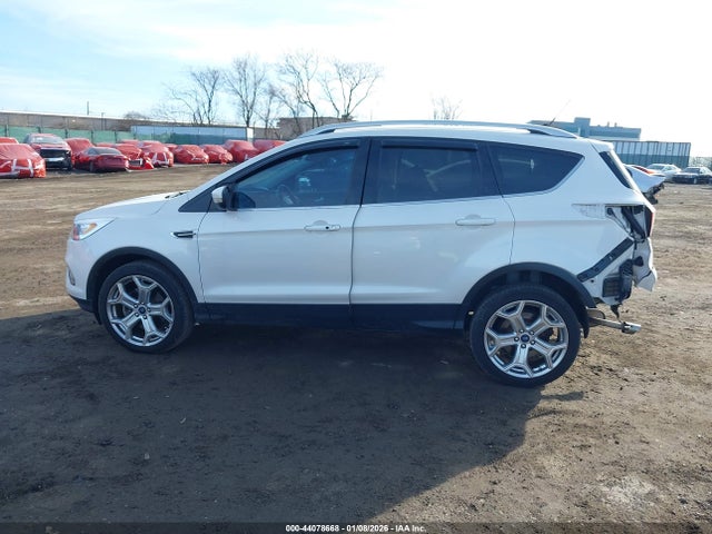 1FMCU9J93KUA00620 Ford Escape Titanium