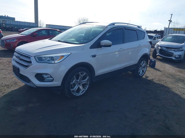 1FMCU9J93KUA00620 Ford Escape Titanium