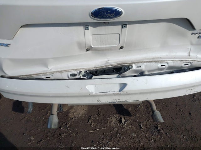 1FMCU9J93KUA00620 Ford Escape Titanium