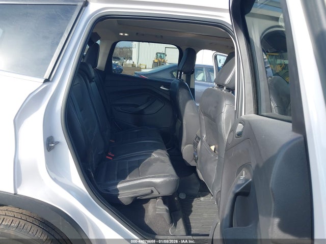 1FMCU9J93KUA00620 Ford Escape Titanium