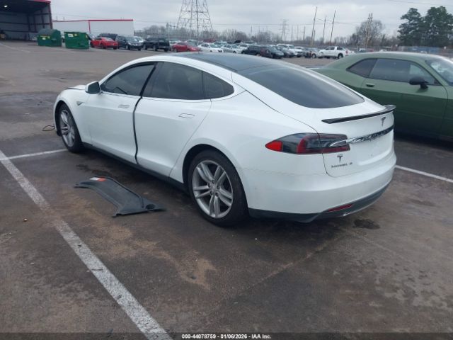 2015 TESLA MODEL S 5YJSA1H13FFP74021 Photo 2