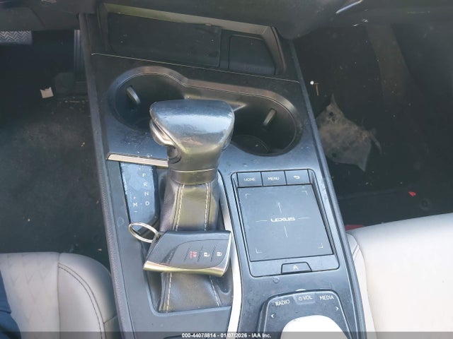 JTHX3JBH6L2022283 Lexus UX 200