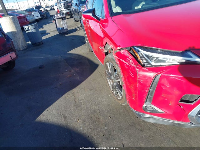 JTHX3JBH6L2022283 Lexus UX 200