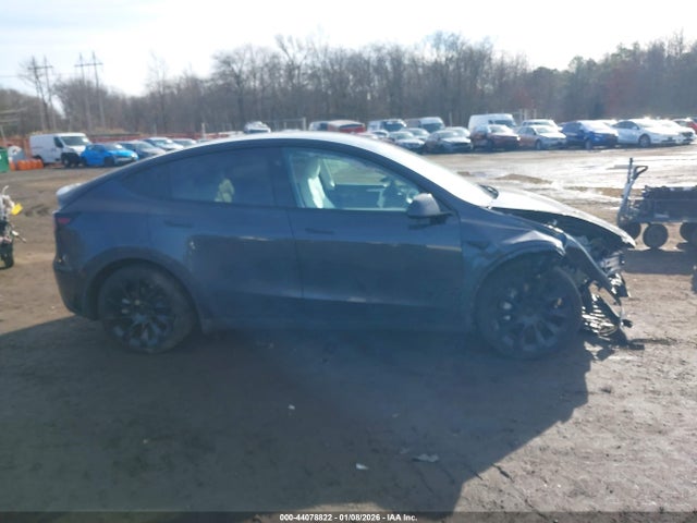 Продаж на аукціоні авто 2025 Tesla Model Y Long Range Dual Motor All-wheel Drive, vin: 7SAYGDEE3SF297119, номер лоту: 44078822