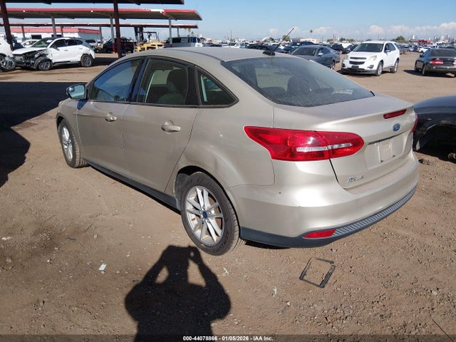 Ford FOCUS SE 2017 1FADP3F21HL254307 Image 3