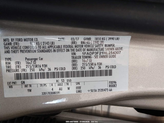 Ford FOCUS SE 2017 1FADP3F21HL254307 Image 9