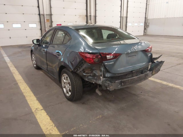 2015 MAZDA MAZDA3 3MZBM1U70FM225175 Photo 2