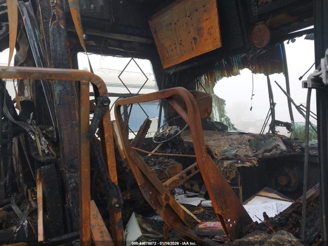 44078872 :رقم المزاد ، 4UZACJDC76CW04945 vin ، 2006 Freightliner Chassis X Line Motor Home مزاد بيع