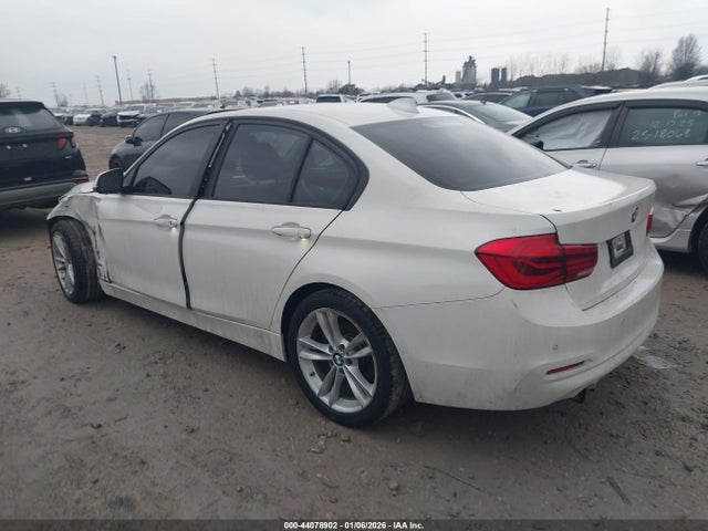 Продаж на аукціоні авто 2017 Bmw 320i, vin: WBA8E1G34HNU17112, номер лоту: 44078902
