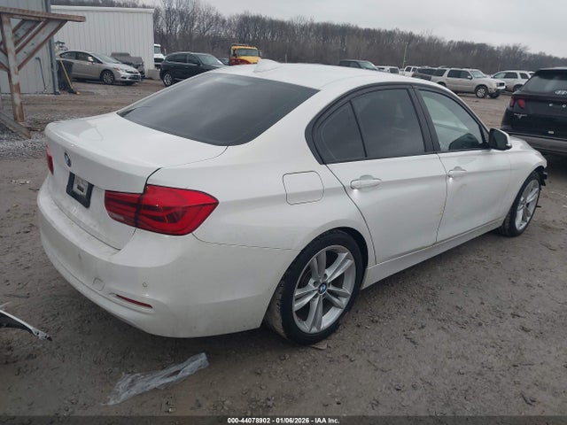 Продаж на аукціоні авто 2017 Bmw 320i, vin: WBA8E1G34HNU17112, номер лоту: 44078902