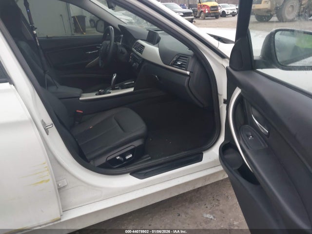 Продаж на аукціоні авто 2017 Bmw 320i, vin: WBA8E1G34HNU17112, номер лоту: 44078902