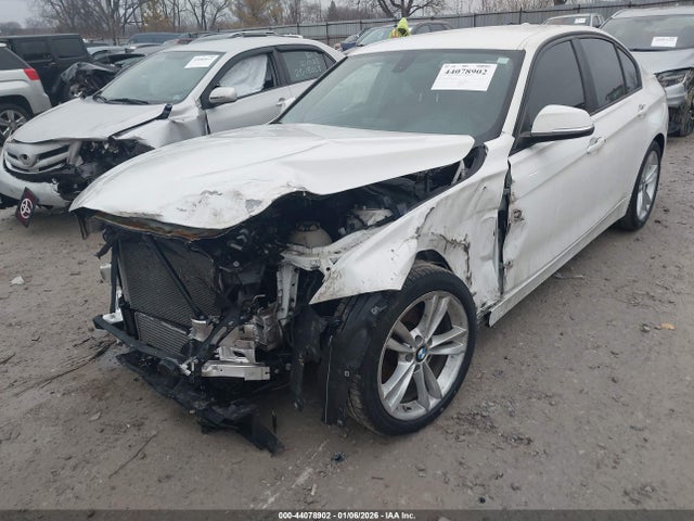 Продаж на аукціоні авто 2017 Bmw 320i, vin: WBA8E1G34HNU17112, номер лоту: 44078902