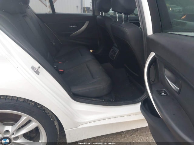 Продаж на аукціоні авто 2017 Bmw 320i, vin: WBA8E1G34HNU17112, номер лоту: 44078902