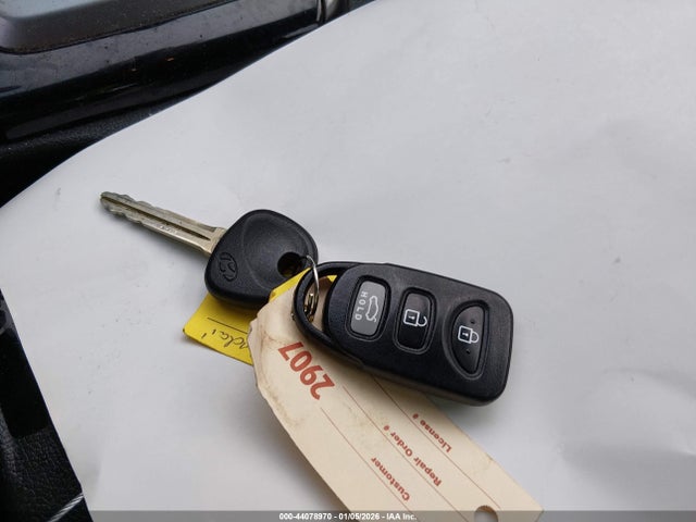 Продаж на аукціоні авто 2013 Hyundai Elantra Gls, vin: KMHDH4AE5DU007967, номер лоту: 44078970