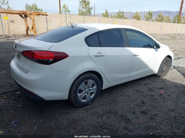 2017 KIA FORTE 3KPFK4A7XHE055260 Photo 3