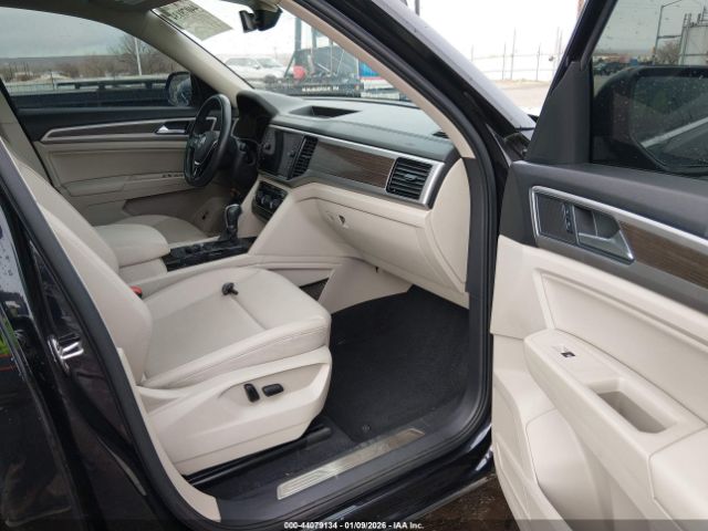2019 VOLKSWAGEN ATLAS 1V2MR2CA0KC576940 Photo 4