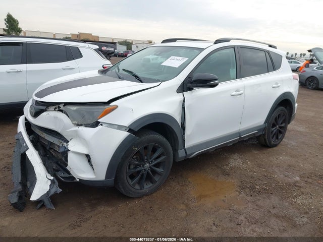 Toyota Rav4 Adventure 2018 2T3WFREV1JW444020 Image 2
