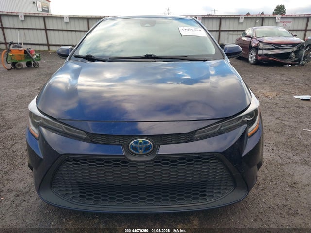 Toyota Corolla Hybrid Le 2022 JTDEAMDE8NJ047696 Image 12