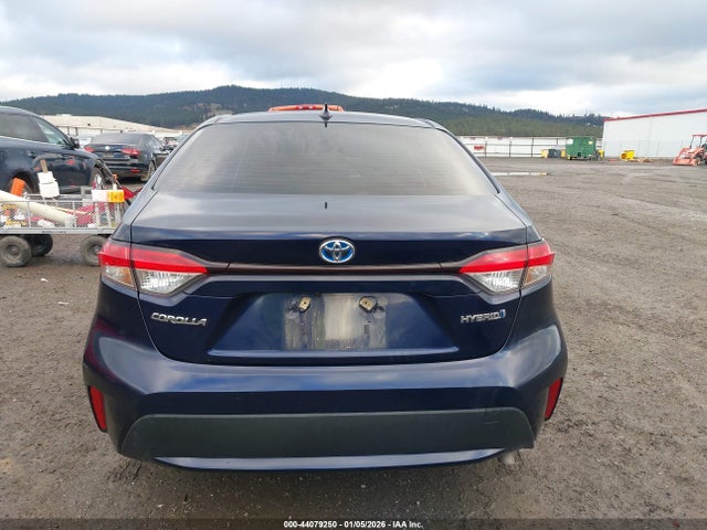 Toyota Corolla Hybrid Le 2022 JTDEAMDE8NJ047696 Image 16