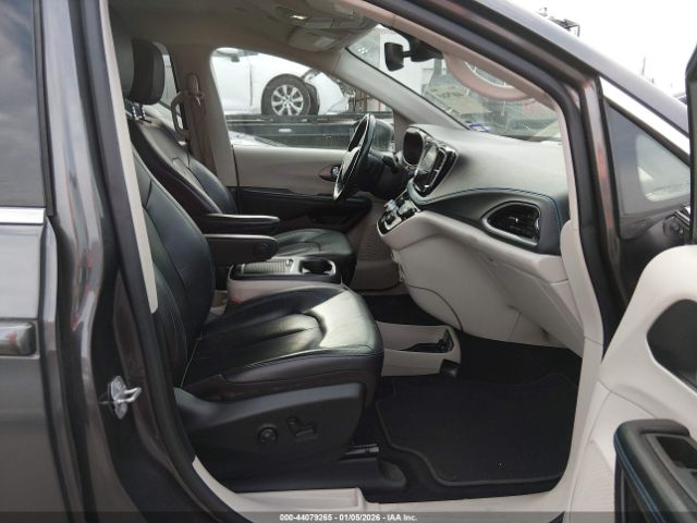 2021 CHRYSLER PACIFICA HYBRID 2C4RC1L73MR603209 Photo 4