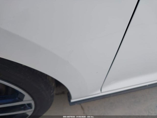 3VW5T7AU2FM025668 Volkswagen Golf Gti 2.0t Autobahn 4-door
