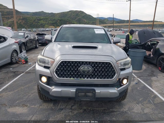 Toyota Tacoma 2018 3TMAZ5CN6JM075105 Image 12